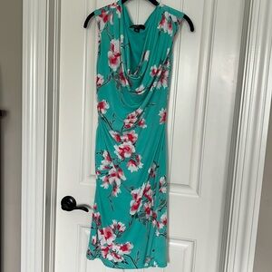 Ronni Nicole cap sleeve knee length dress. Good condition. Size 6